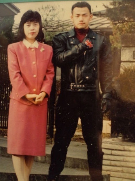 Hideki Kamiya en Mama Kamiya